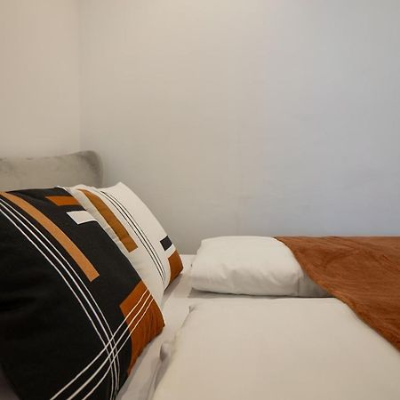 2-Rooms Apartment 10 Min Away From City Center Bécs Kültér fotó